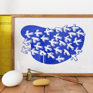 DANZA DEGLI STORNI Stampa Linoleografia A3 Con Cornice - Pace, Libertà, Stormo di Uccelli in Volo Decorazione da Parete, Regalo per Ammiratori dell'Arte / Edizione Limitata
