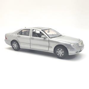 Motor Max Mercedes Benz S-Class Silver 1/24 Scale Die-Cast Car