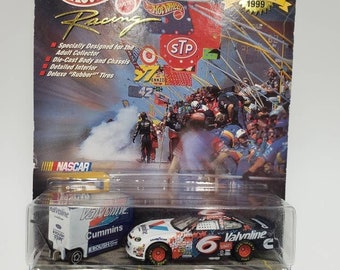 Hot Wheels Valvoline Ford Taurus and Tool Box Roush Racing