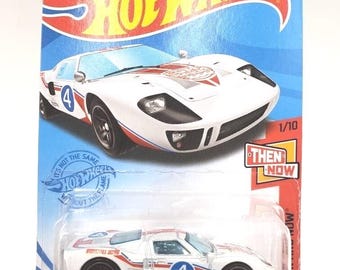 Hot Wheels Ford GT-40 Gum Ball 3000: White Then and Now Diecast