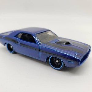 Hot Wheels &#39;70 Dodge Hemi Challenger Metalflake Blue Miniature Collectable Scale Toy Car