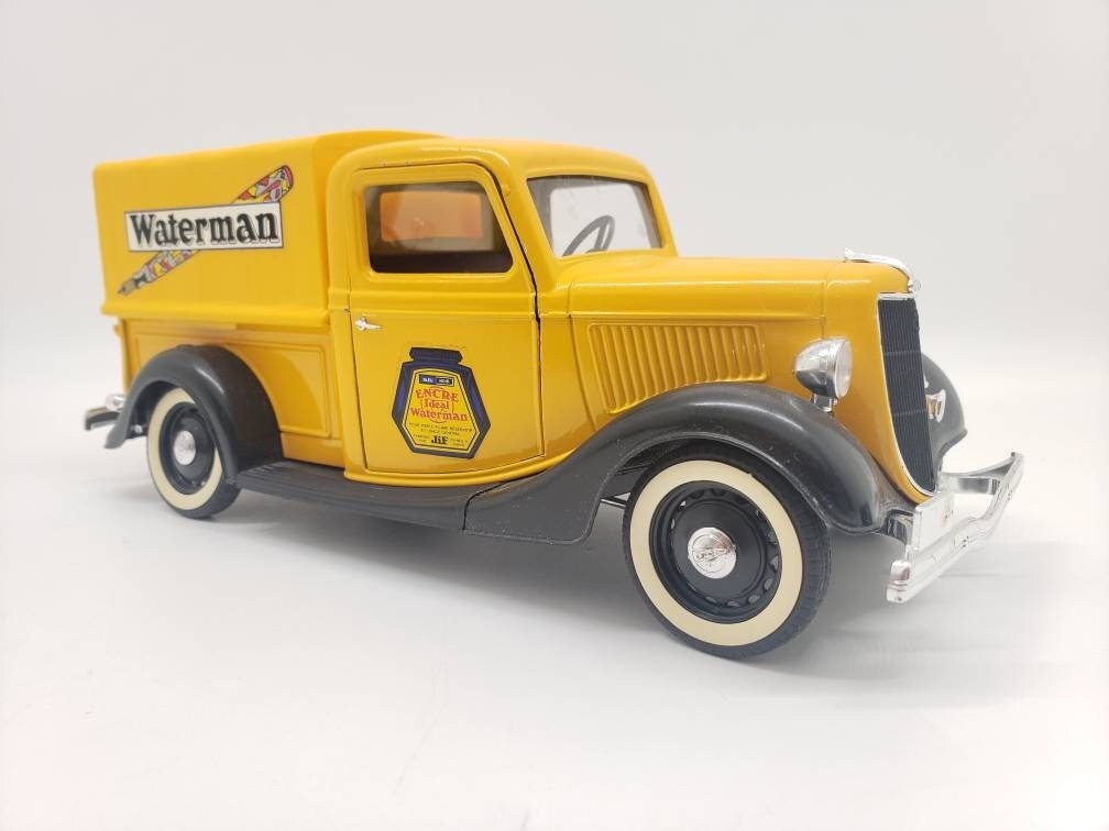 Miniature Solido 1/18 – Ford Pick-up Publicitaire Dunlop – Occasion