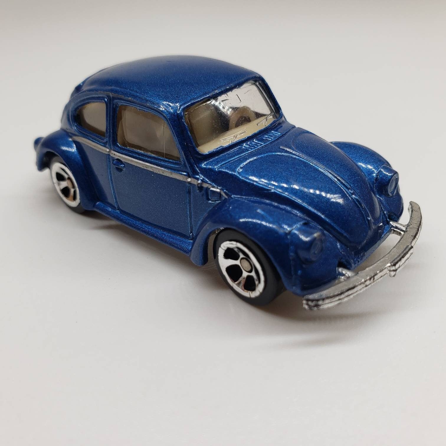VW 1300 Maisto collectible 1/64 scale die cast car blue