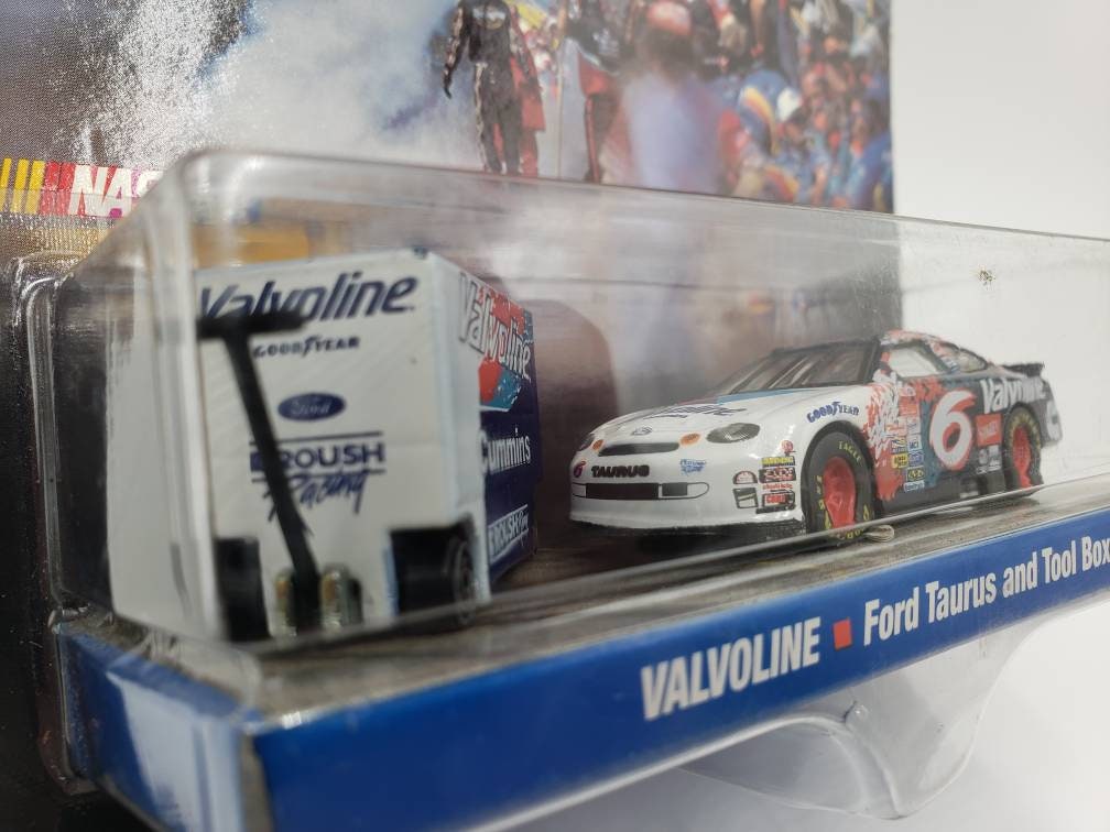 ミニカー Ford Taurus and Tool Box #99 Ford Taurus And Tool Box - Collect Hot Wheels