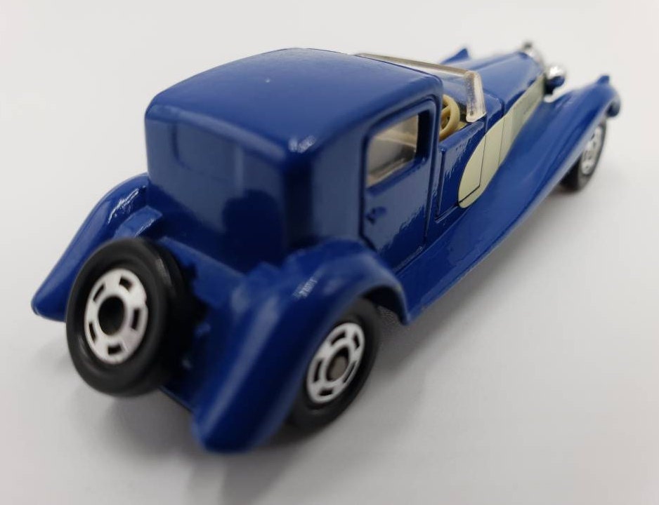 TOMICA Bugatti Coupe de Ville 1/80