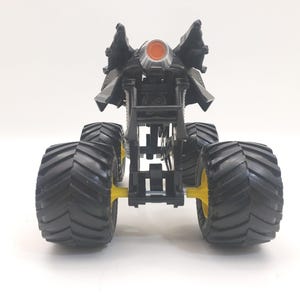 Batman Monster Truck Black: Monster Jam 1/24 Scale Die-Cast Car Collectible image 4