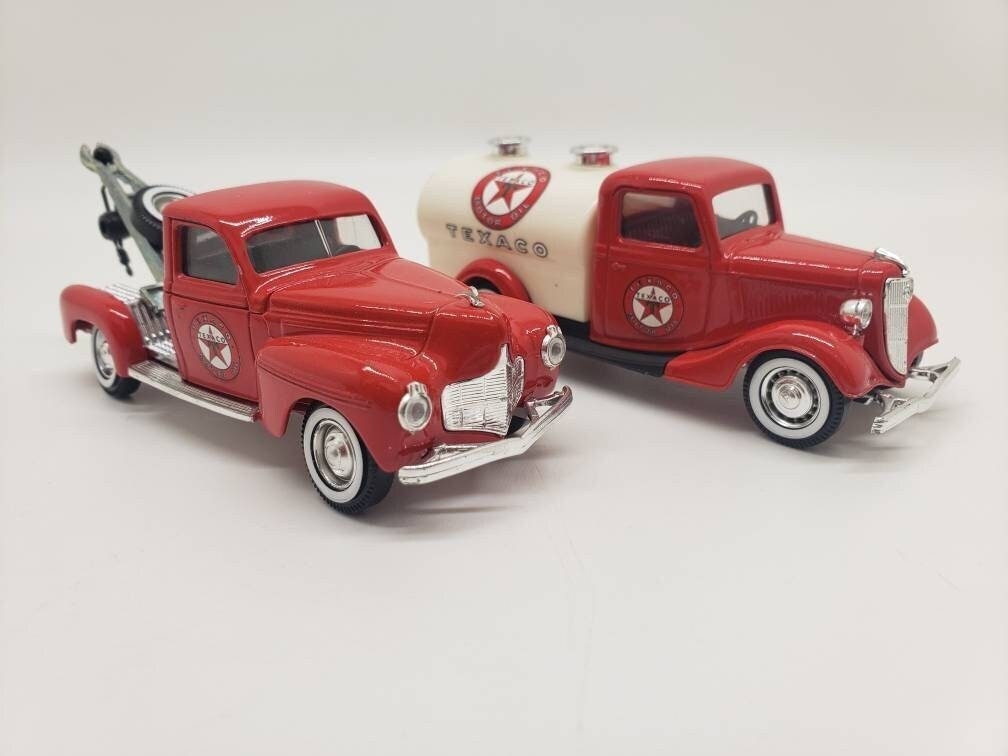 Solido 1940 Dodge Tow Truck and Ford Tanker Red Texaco