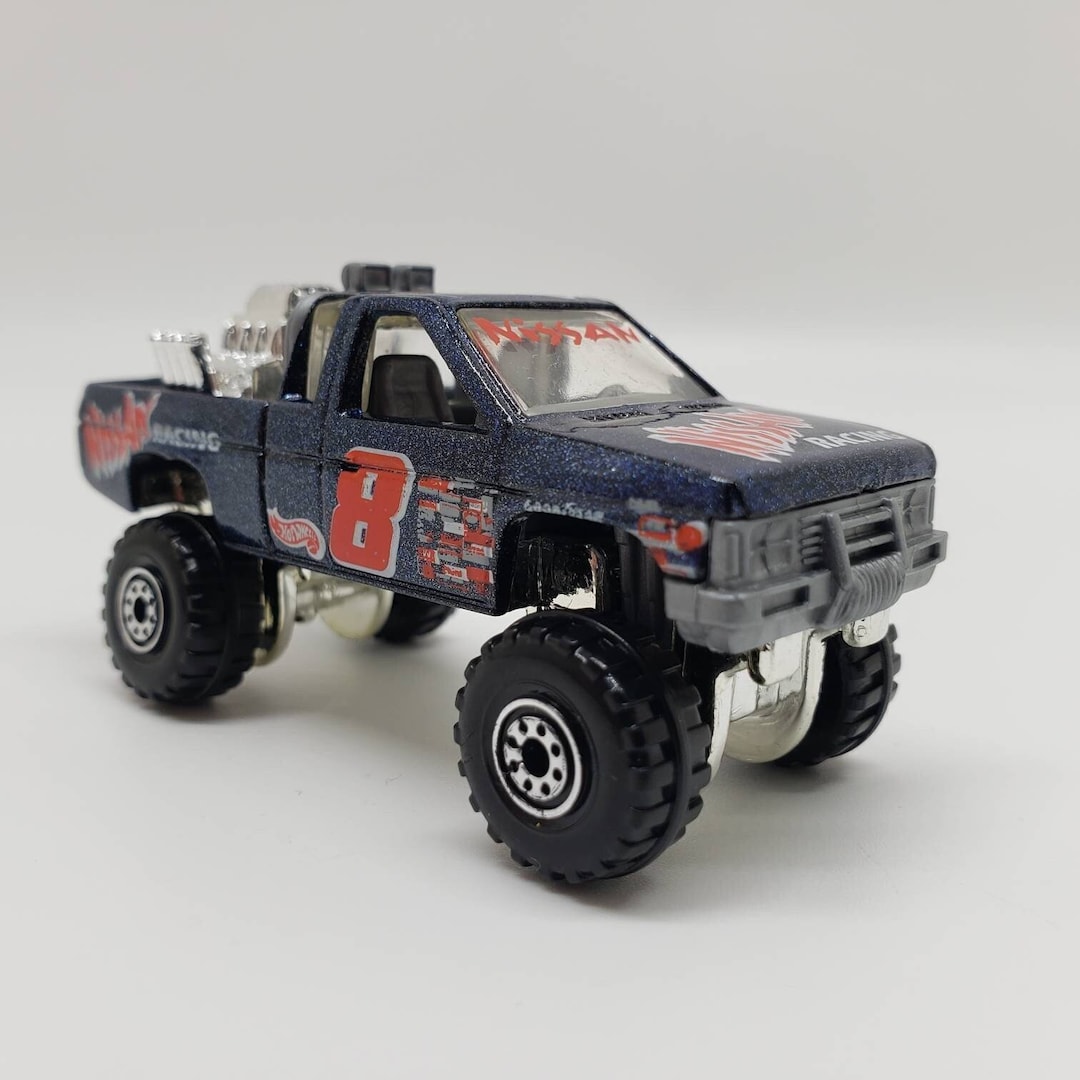 ミニカー Hot Wheels NISSAN HARDBODY(D21) Amazon.com: Hot Wheels Custom '93 Nissan Hardbody (D21