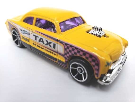 Hot Wheels Shoe Box Taxi Yellow HW City Works Miniature Die-cast