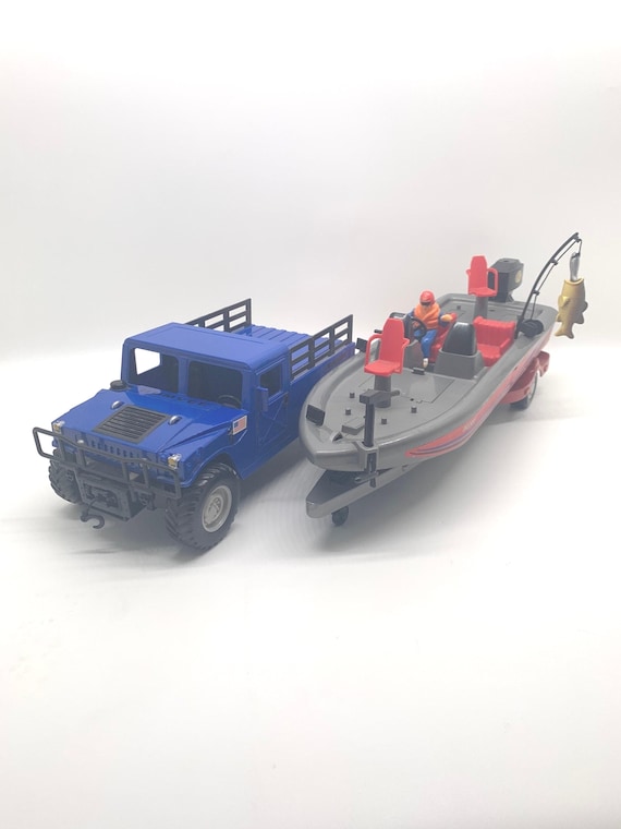 Bass Pro Shops Humvee, Fishing Boat and Trailer Collectible 1:24