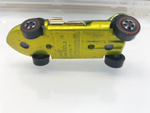 Vintage Hot Wheels Redline Twin Mill Antifreeze Green Die-cast Car