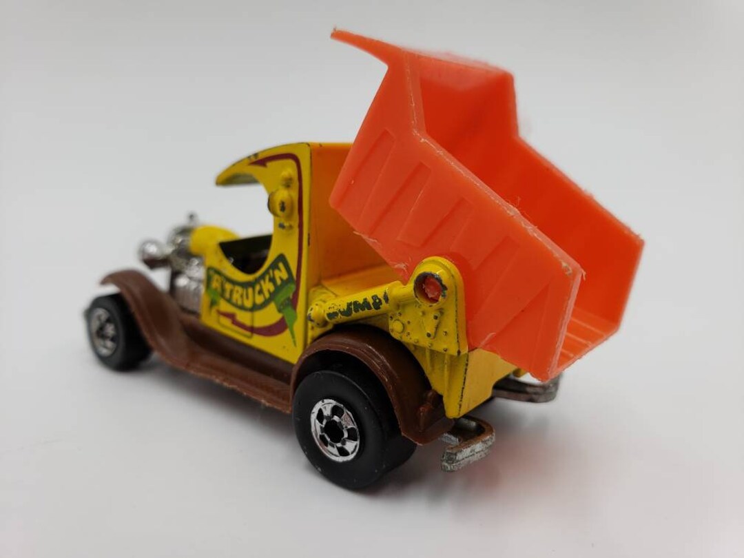 1979 Hot Wheels Dumpin' A Yellow Oldies but Goodies Perfect Birthday