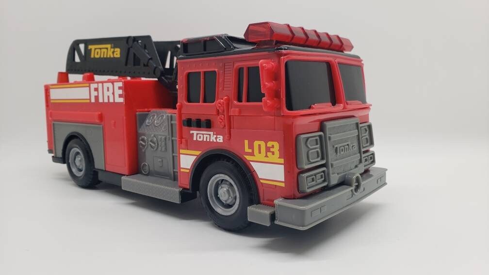 Tonka Fire Ladder Truck Red Light and Sound Toy Perfect Tonka Fire Ladder Truck Red Light and Sound Toy Perfect
