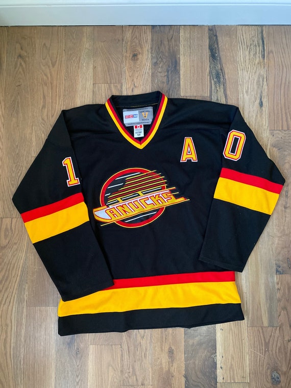 PAVEL BURE  Vancouver Canucks CCM Home 1994 Vintage Hockey Jersey