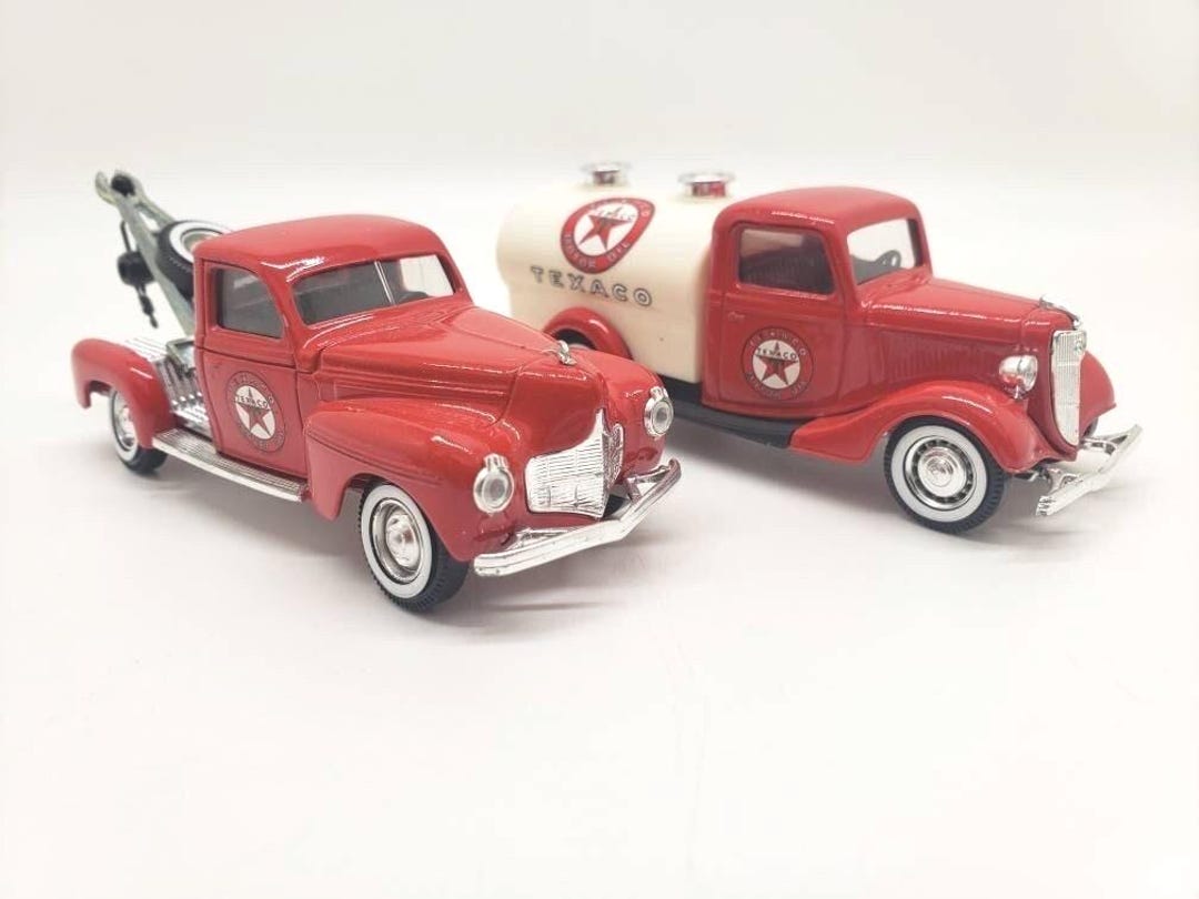 Solido 1940s Dodge Tow Truck and Ford Texaco Tanker 1:43 Scale Die
