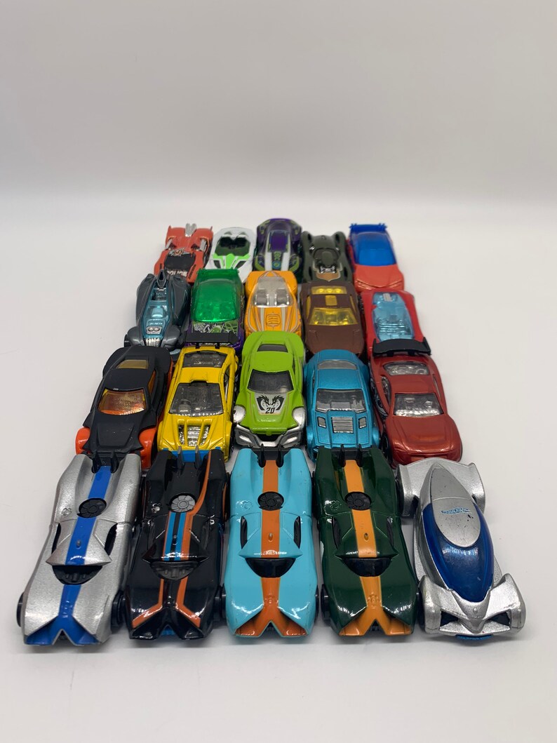 Hot Wheels Carry Case Race Ramp With 20 Cars Etsy