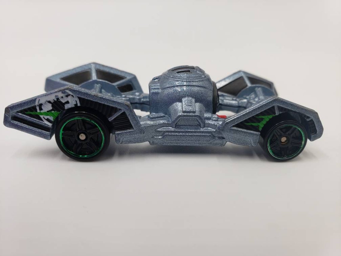 hot wheels tie bomber