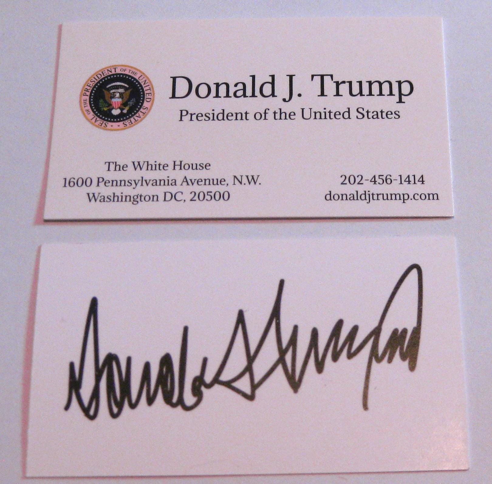 ドナルド・J・トランプ大統領の署名入り名刺 10 枚!!! 光沢があり丈夫
