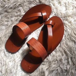 Brown men sandals with high quality genuine leather and free expedited shipping