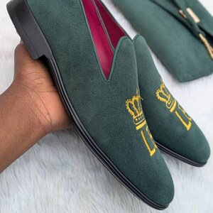 Men’s celebrant slip on shoe in green velvet