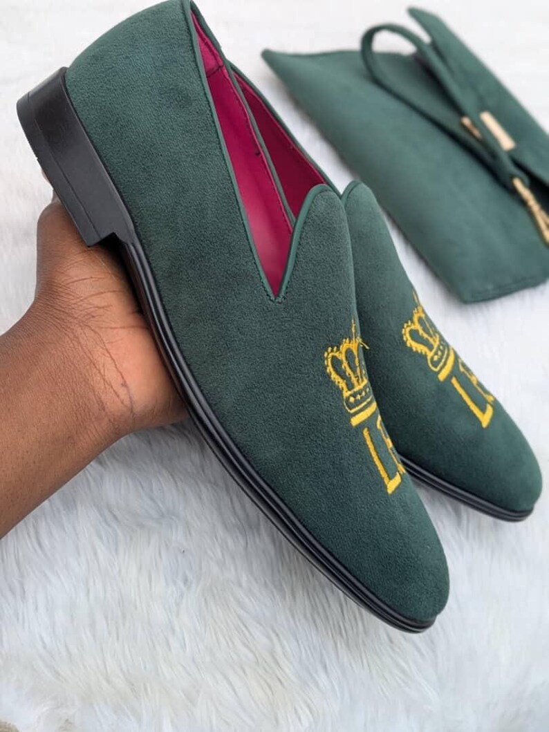 Men’s celebrant slip on shoe in green velvet