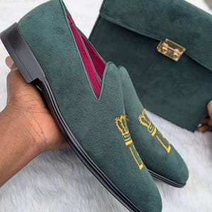 Green velvet men shoe with matching bag