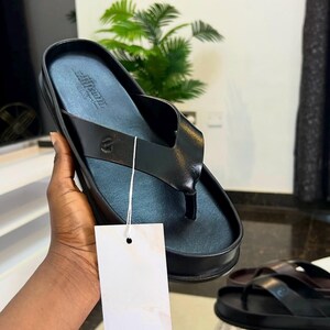 minimalist toe post slippers