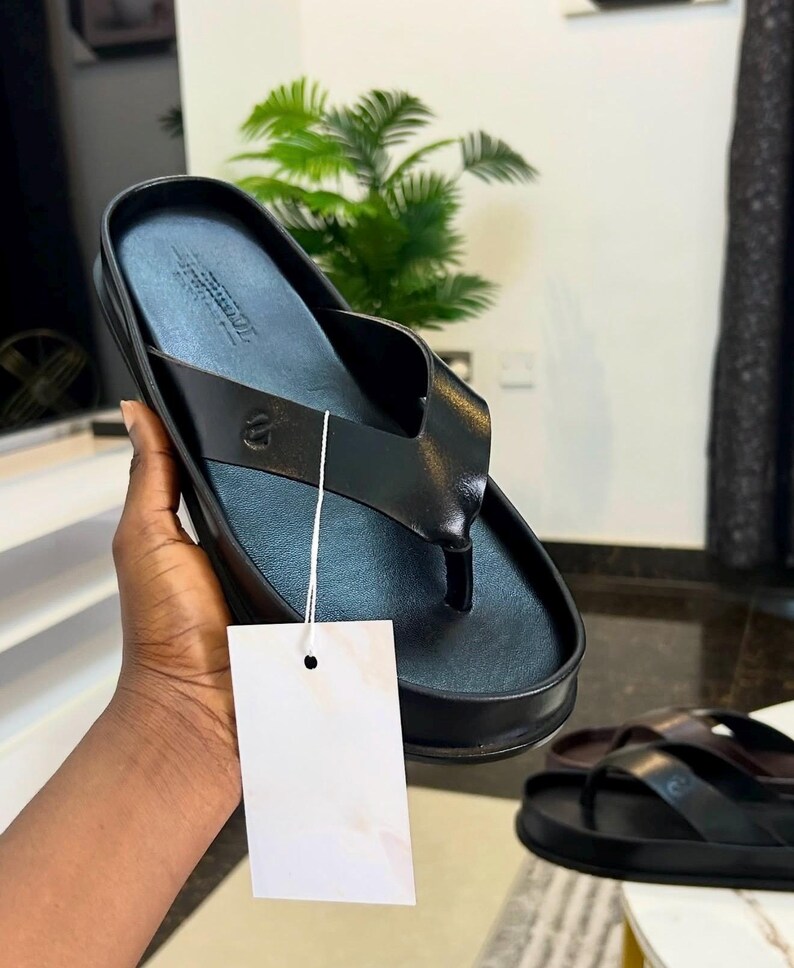 men slip on thong sandals