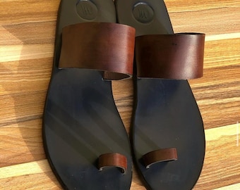 handmade mens brown leather thong barefoot slippers toe ring sandals minimalist flat slide slip on summer beach resort vacation gift for him