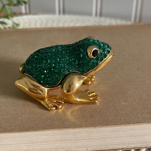 Bejeweled Green Frog Trinket Box – Enamel Rhinestone Hinged DZ Mark