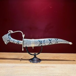 Indian assorted dagger/khanjar/knife in beautiful silver damascening with damascus blade & serrated edges with a knuckle guard