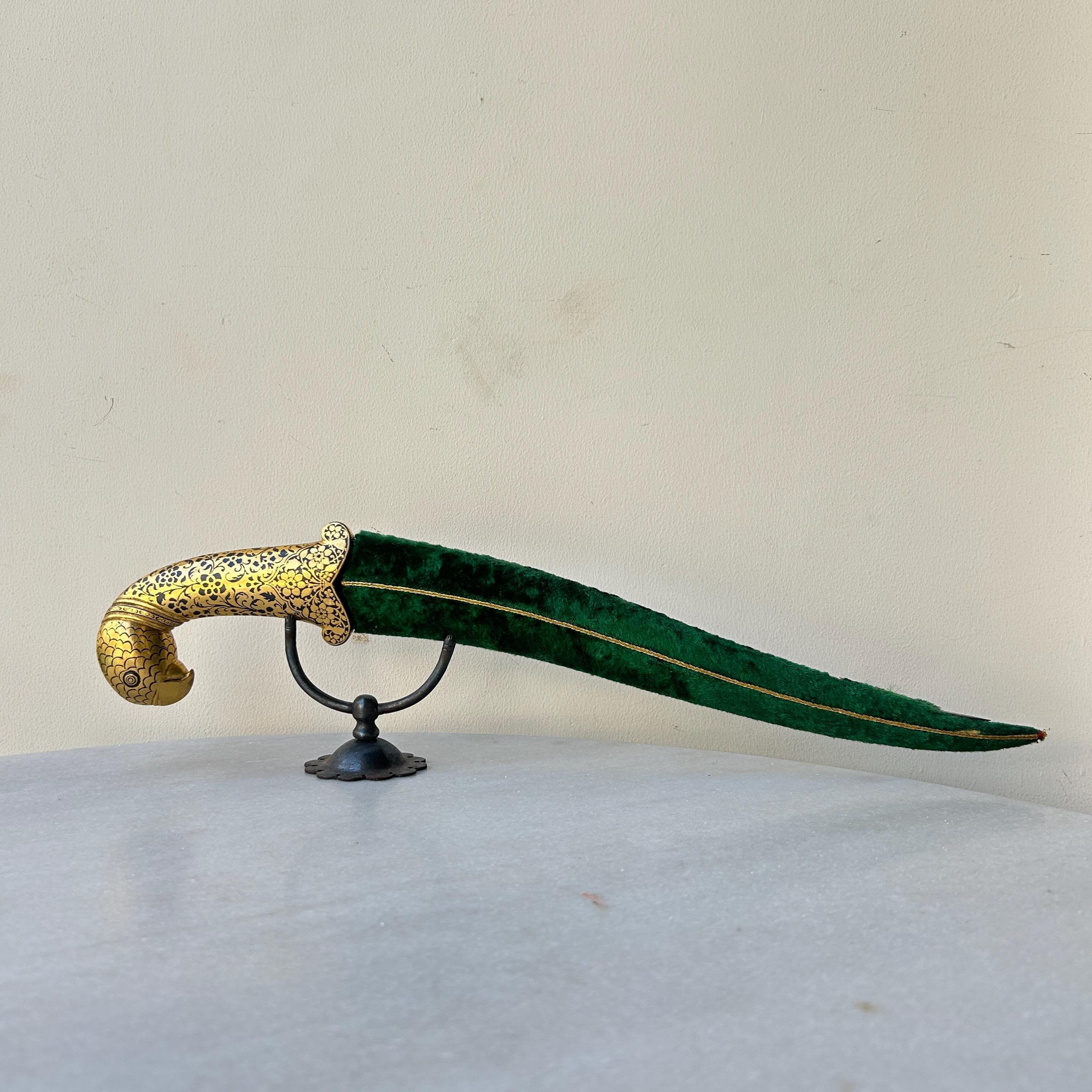 Vintage Mughal Khanjar Dagger: Wootz Blade, Gold Koftgari Parrot