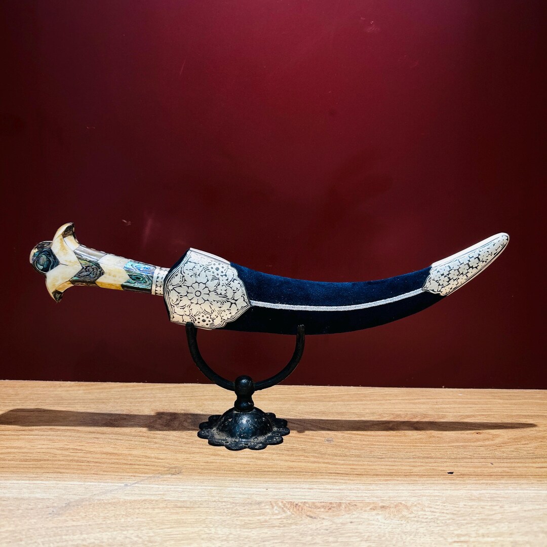 インド製ダマスカス鋼ダガー：シルバーコフトガリ、マザーオブパール