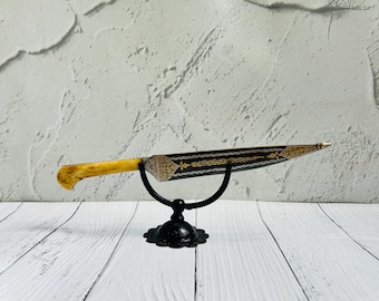Indo-persian Damascus Dagger: Lapis Lazuli Tiger Grip, Solid