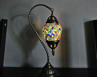 Lampe cygne turque, lampe de table en mosaïque, lampe marocaine authentique, lampe col de cygne, lampe de bureau Tiffany, vitrail, chevet de la lampe, ampoule gratuite