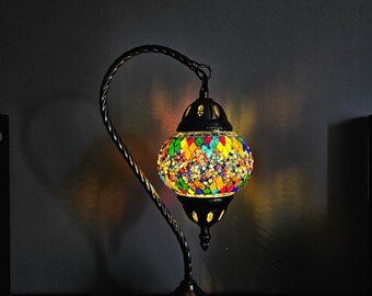 Lampe cygne turque, lampe de table en mosaïque, lampe marocaine authentique, lampe col de cygne, lampe de bureau Tiffany, vitrail, chevet de la lampe, ampoule gratuite