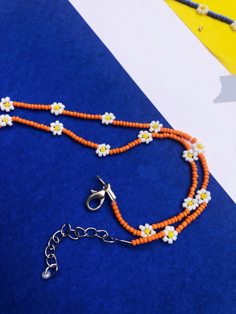 Collier fleurs en perles de rocailles Bleu et orange image 3