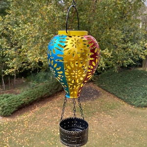 Hot Air Balloon Solar Lantern: Hanging LED Garden Decor