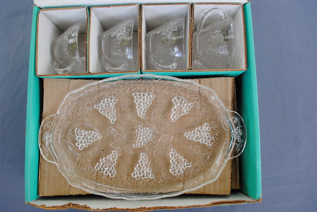 Vintage Anchor Hocking Servasnack Set in Sparkling Crystal Grapes