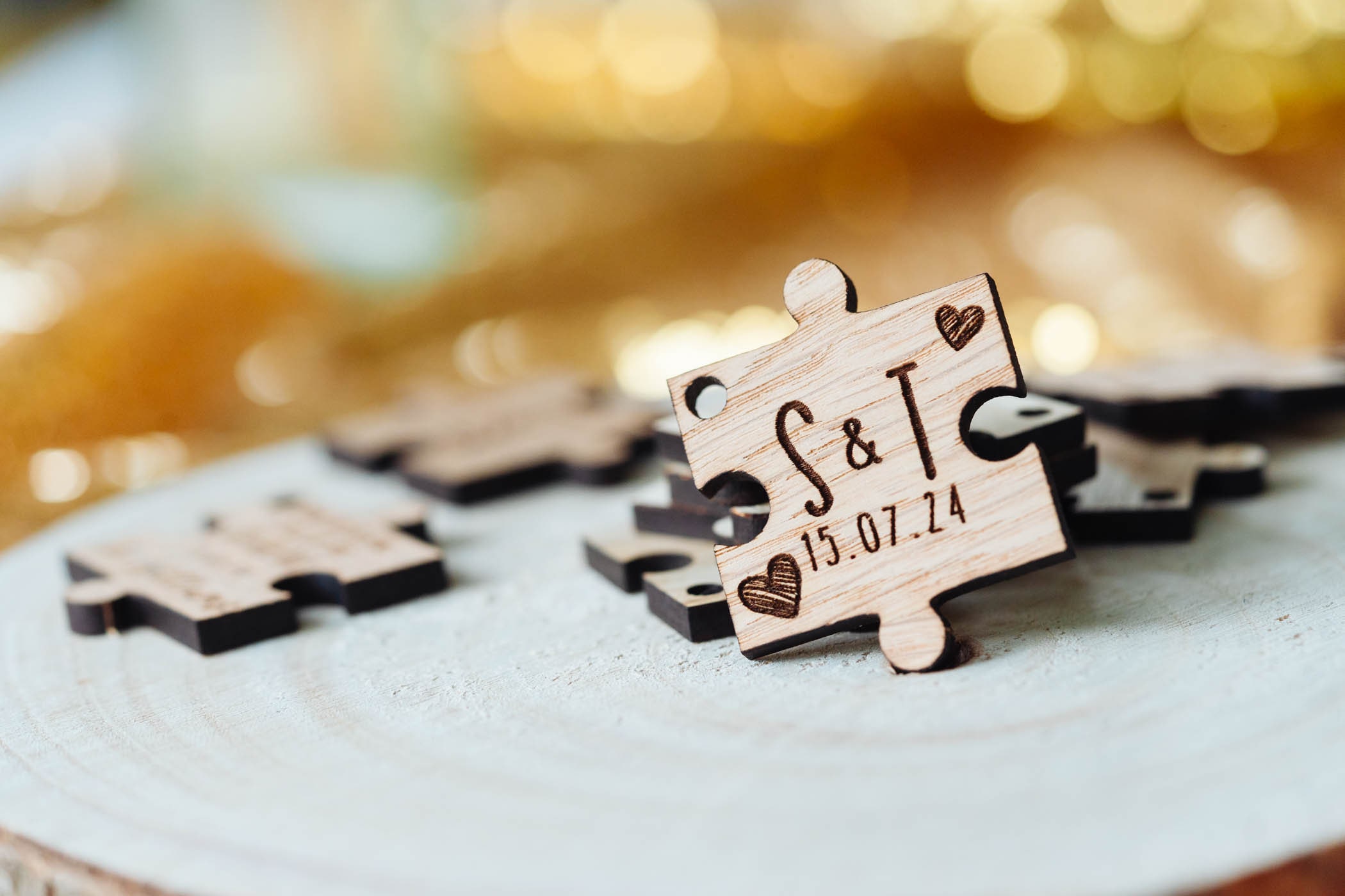 Cadeaux de mariage et pièces de puzzle personnalisées | Idées cadeaux de mariage | Confettis de table | Puzzle souvenir et porte-clés | Souvenirs de m