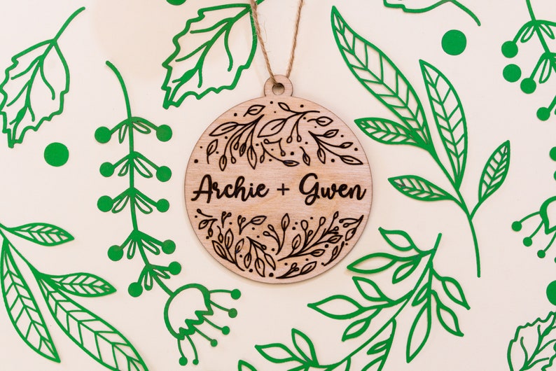 Beautiful and delicate couples hanging sign present plaque keepsake anniversary and wedding gift For any occation.