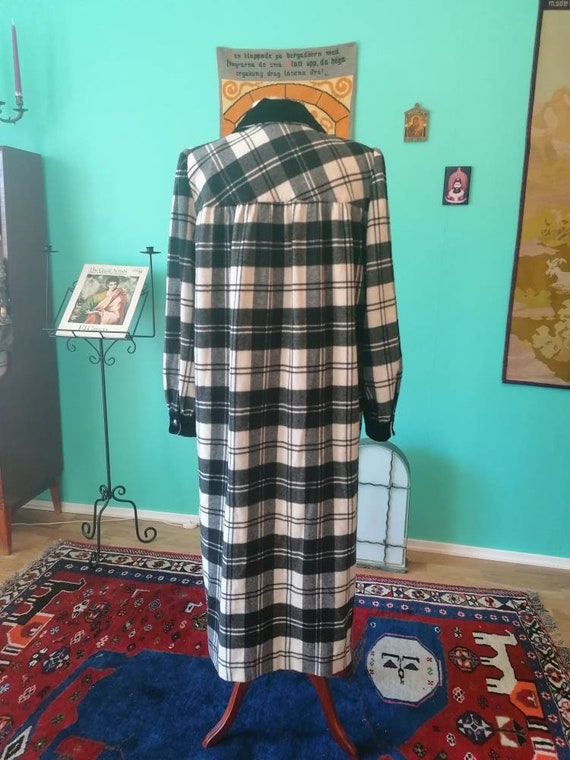 1980s Vintage Plaid Black & White Wool Coat - image 3