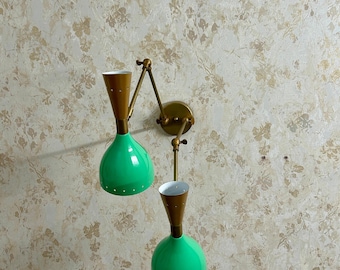Aplique de pared de dos brazos italiano Diabolo, década de 1950, de latón en bruto, mediados de siglo