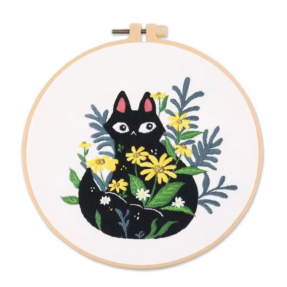 Cute Cat Embroidery Kit,cute Cat Flowers Embroidery Kit ,cat Love Gift Embroidery  Kit, Modern Crewel Embroidery Kit for Beginners 