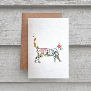 Gepersonaliseerde kaart kattenliefhebber | Originele handgeschilderde aquarelkaart | aangepaste tekst / kat met bloemen | verjaardag, gelegenheidskaart | kattenkaart