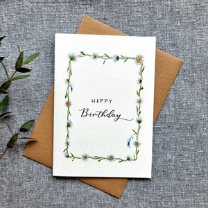 Carte d'anniversaire personnalisée marguerite pour mère, fille, amie, soeur / aquarelle faite main, carte pour elle, papillons, printemps, ajoutez un nom