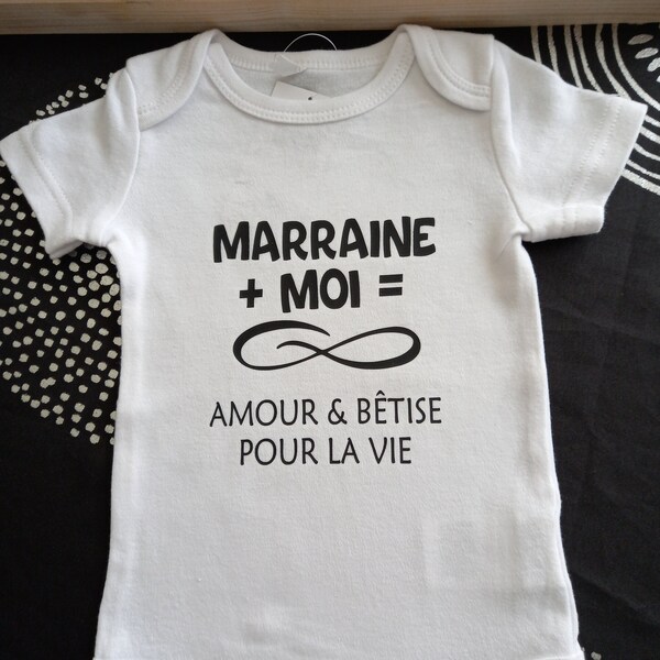 Bodie Body bébé personnalisé "Marraine ou le mot de votre choix + Moi = Infini Amour & Bêtise pour la vie"