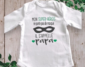 Bodies Body bébé Personnalisé "Mon super-héros il s'appelle PAPA" ou autre mot de votre choix (PAPY, PARRAIN...)