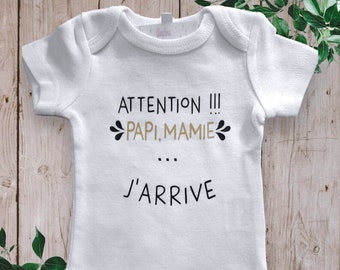 Bodie Personalized baby bodysuit "Attention Grandpa, Grandma or the words of your choice, I'm coming"