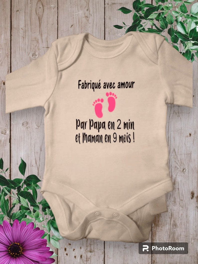 Bodie Body neonato personalizzato Fatto con amore da papà in 2 minuti e mamma in 9 mesi Rose fluo